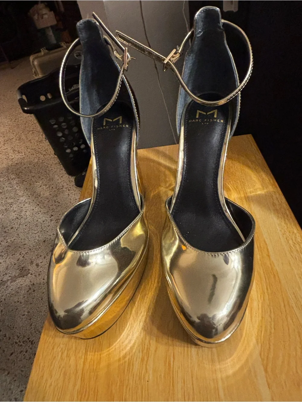 Marc Fischer ltf lucah platform gold heel 7.5